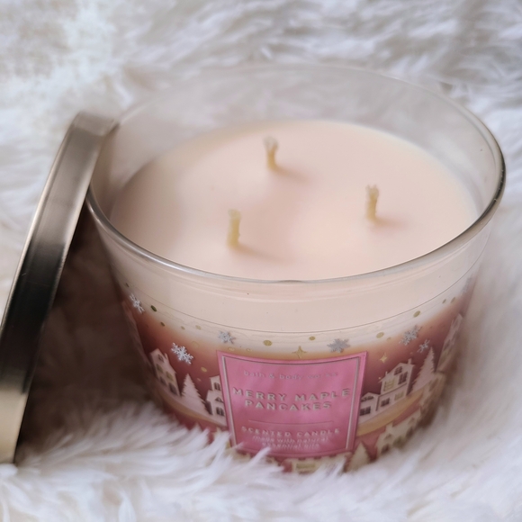 Bath & Body Works Merry Maple Pancakes 3-Wick Candle •HTF - Picture 2 of 3